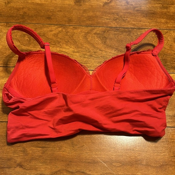 Body by Victoria’s Secret padded no wire bra - Picture 2 of 3